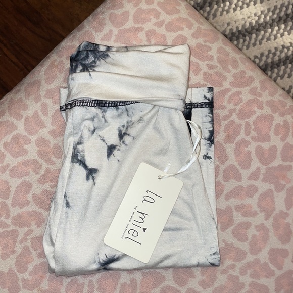 NWT❤️❤️ running shorts ❤️❤️ - Picture 7 of 8